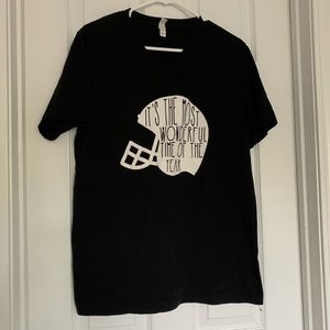 Women’s Football Season VNeck Tee Size L